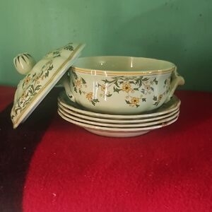 Noritake Soup Tureen with 4 Plates